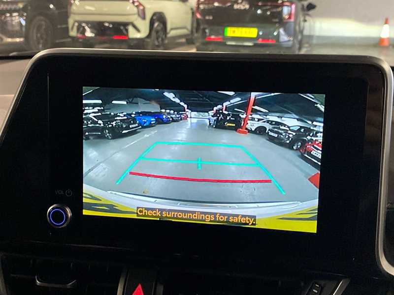 Used Toyota C-HR 2023 for sale - 77996854: Photo 11