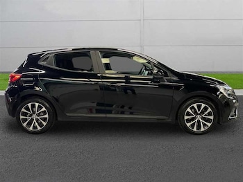 Used Renault Clio 2023 for sale - 78844532: Photo