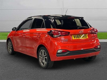 Used Hyundai i20 2019 for sale - 77996855: Photo