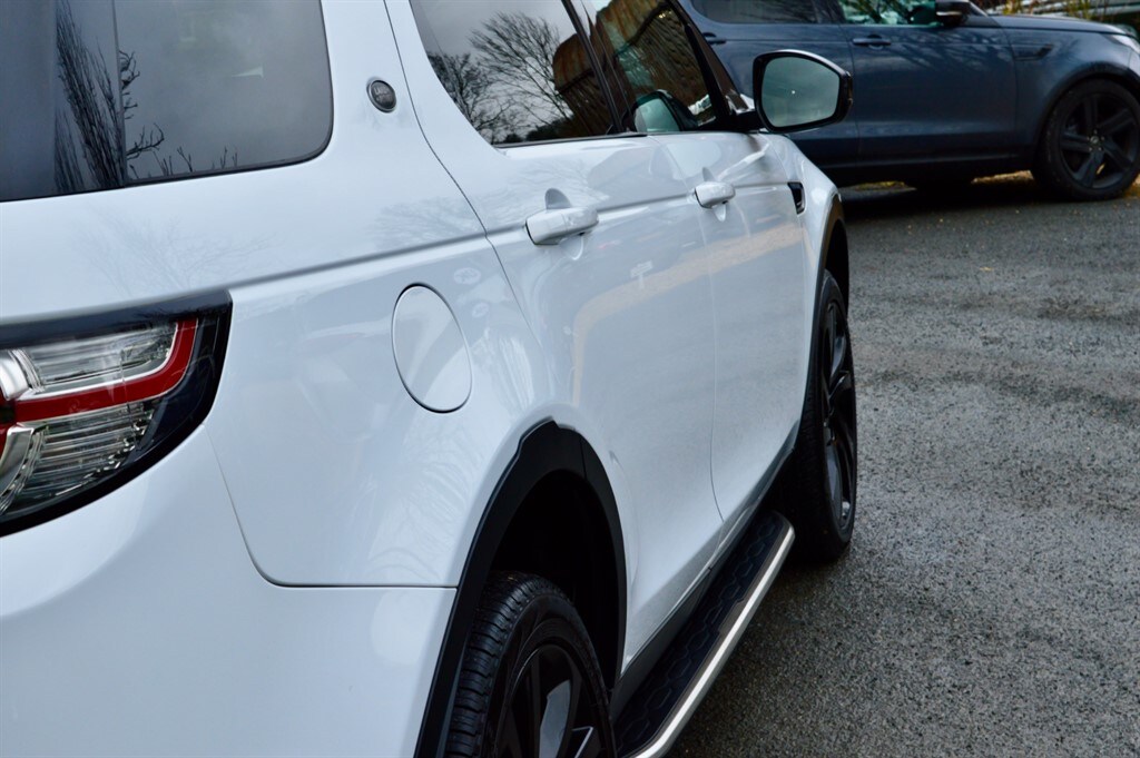 Used Land Rover Discovery Sport 2017 for sale - 77492937: Photo 12
