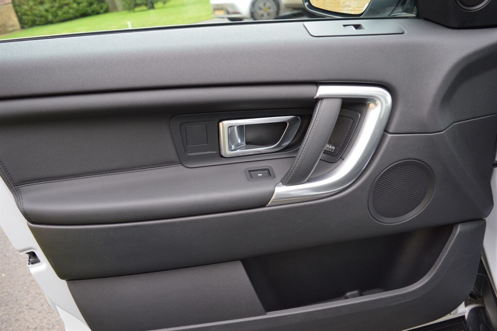 Used Land Rover Discovery Sport 2017 for sale - 77492937: Photo 34