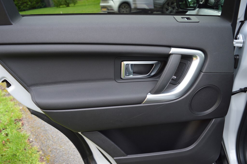 Used Land Rover Discovery Sport 2017 for sale - 77492937: Photo 35