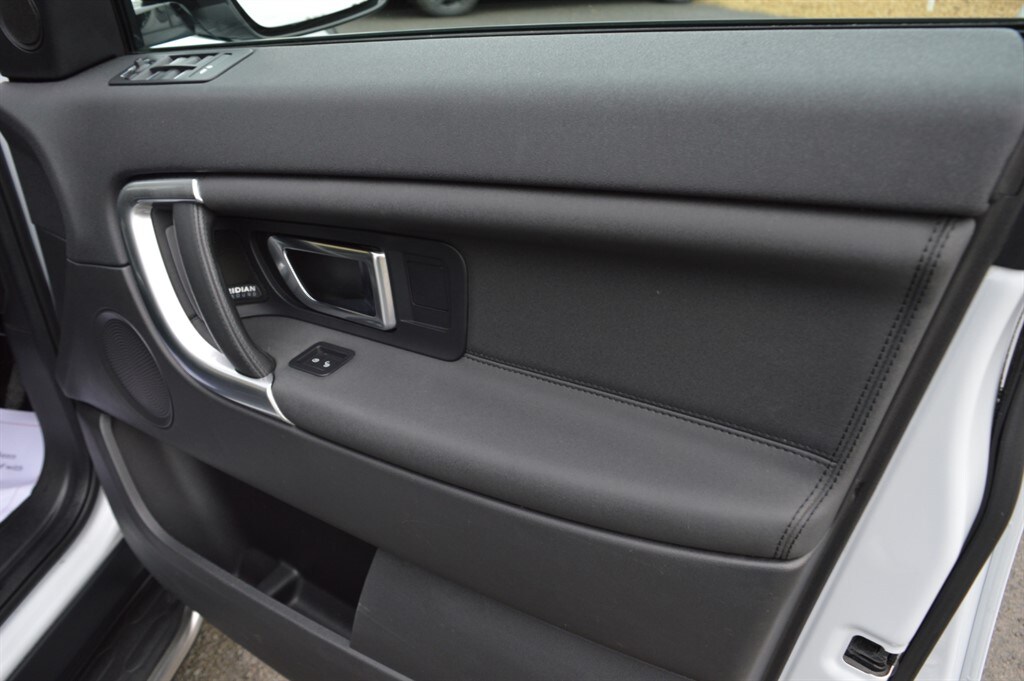 Used Land Rover Discovery Sport 2017 for sale - 77492937: Photo 38