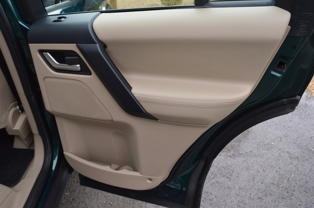 Used Land Rover Freelander 2011 for sale - 78049942: Photo 38