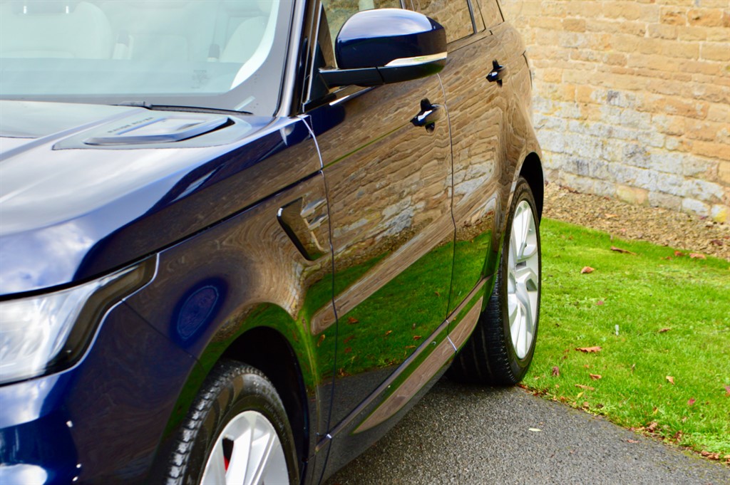 Used Land Rover Range Rover Sport 2021 for sale - 76428379: Photo 3