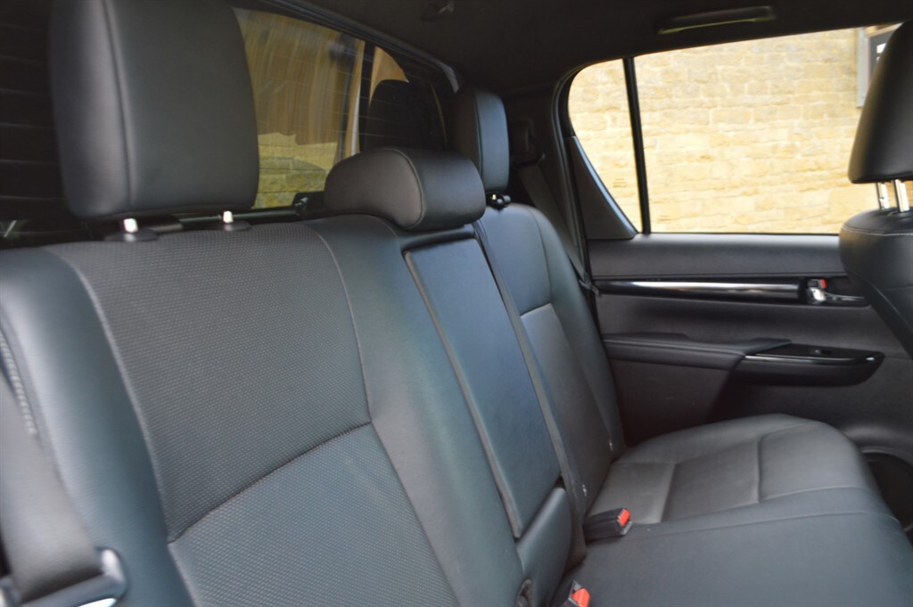 Used Toyota Hilux 2020 for sale - 76390312: Photo 24