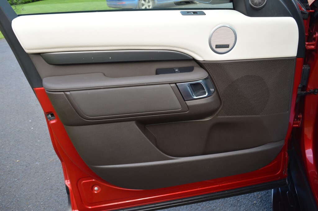 Used Land Rover Discovery 2017 for sale - 77841876: Photo 36