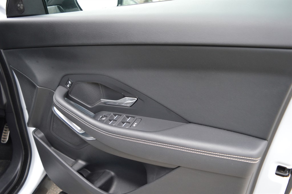 Used Jaguar E-Pace 2018 for sale - 77079316: Photo 31