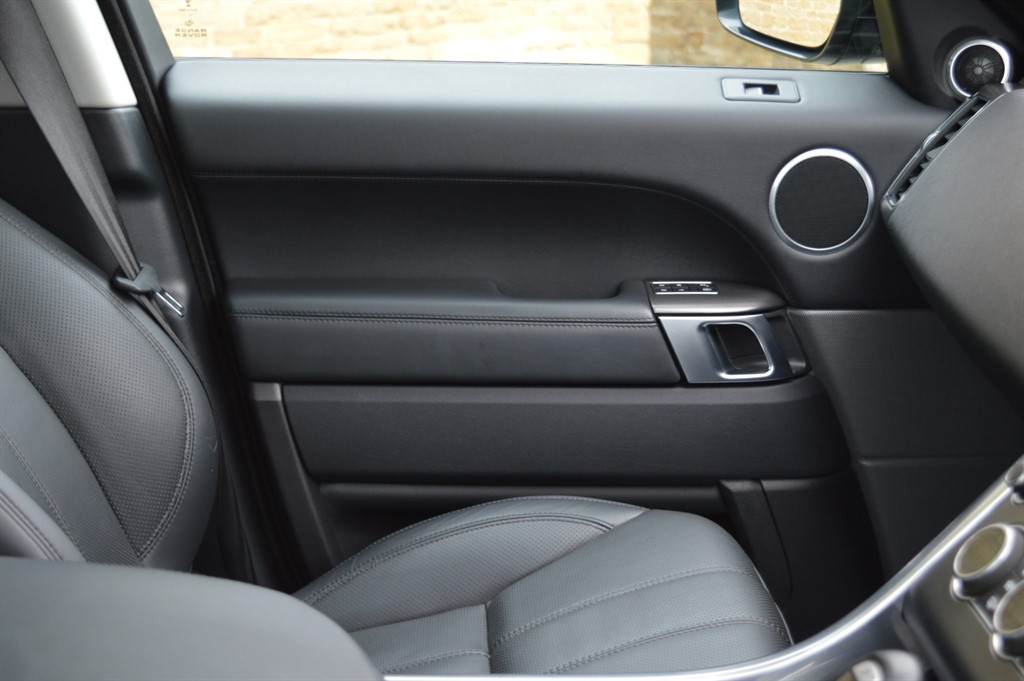 Used Land Rover Range Rover Sport 2017 for sale - 77934830: Photo 17