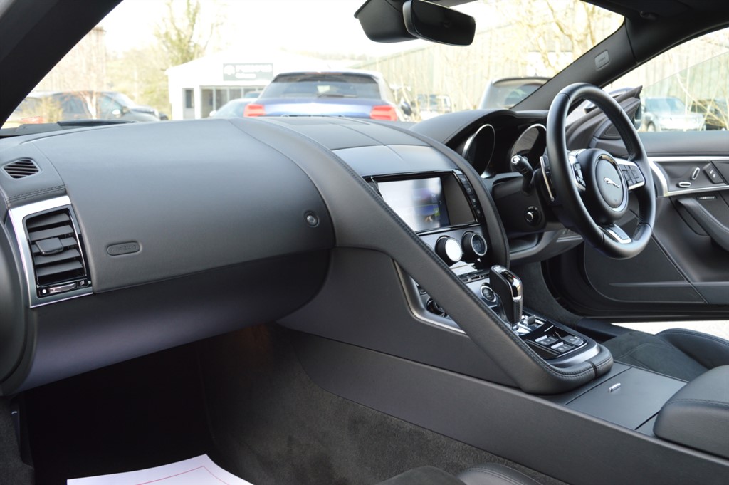 Used Jaguar F-Type 2017 for sale - 77771525: Photo 17