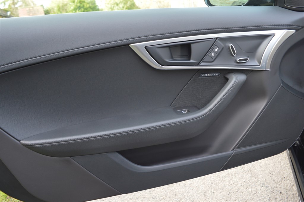 Used Jaguar F-Type 2017 for sale - 77771525: Photo 22