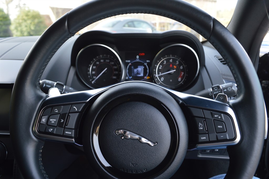 Used Jaguar F-Type 2017 for sale - 77771525: Photo 38