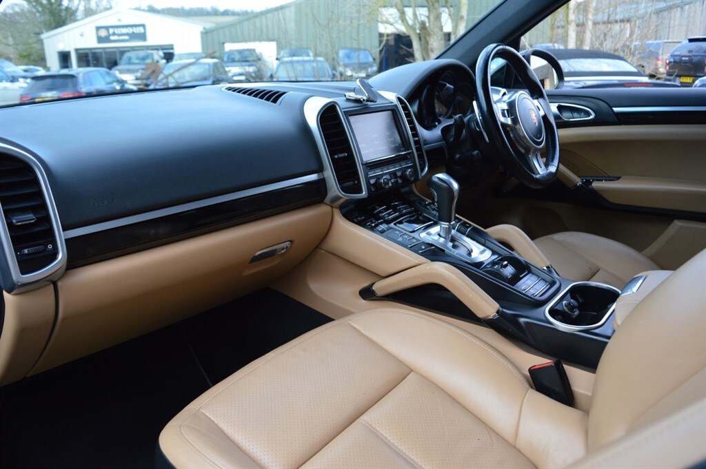 Used Porsche Cayenne 2014 for sale - 77492927: Photo 16