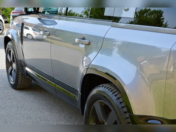 Used Land Rover Defender 110 2021 for sale - 75571190: Photo