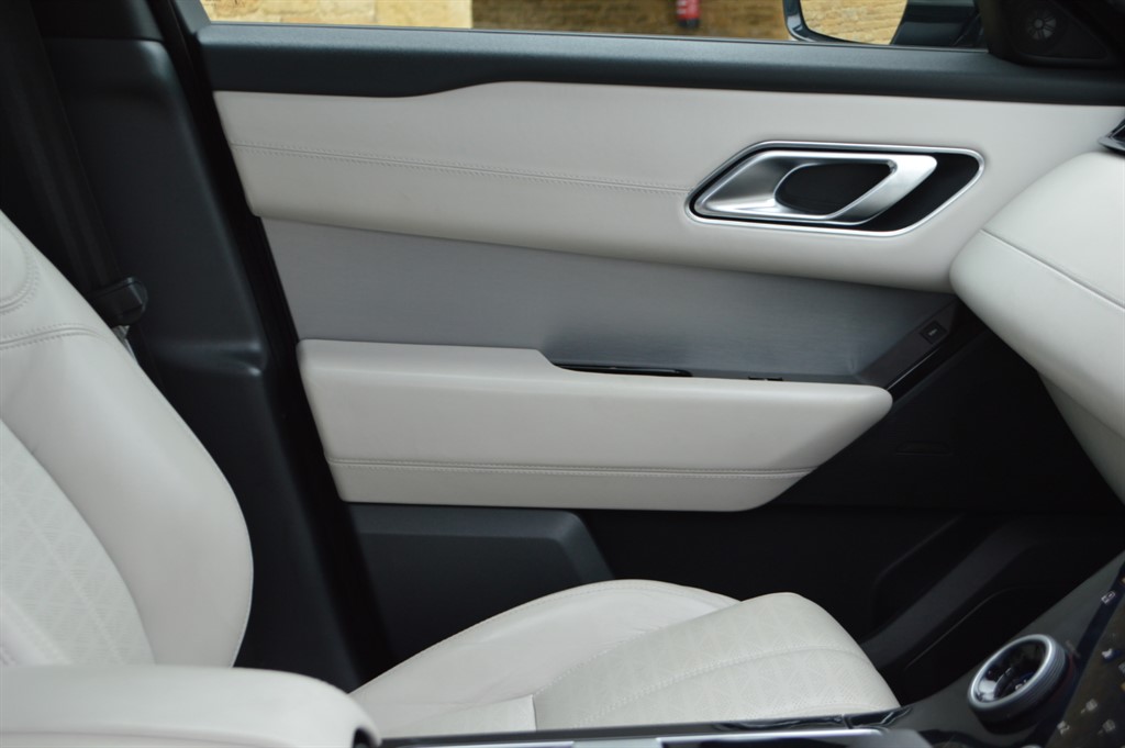 Used Land Rover Range Rover Velar 2022 for sale - 76452442: Photo 35