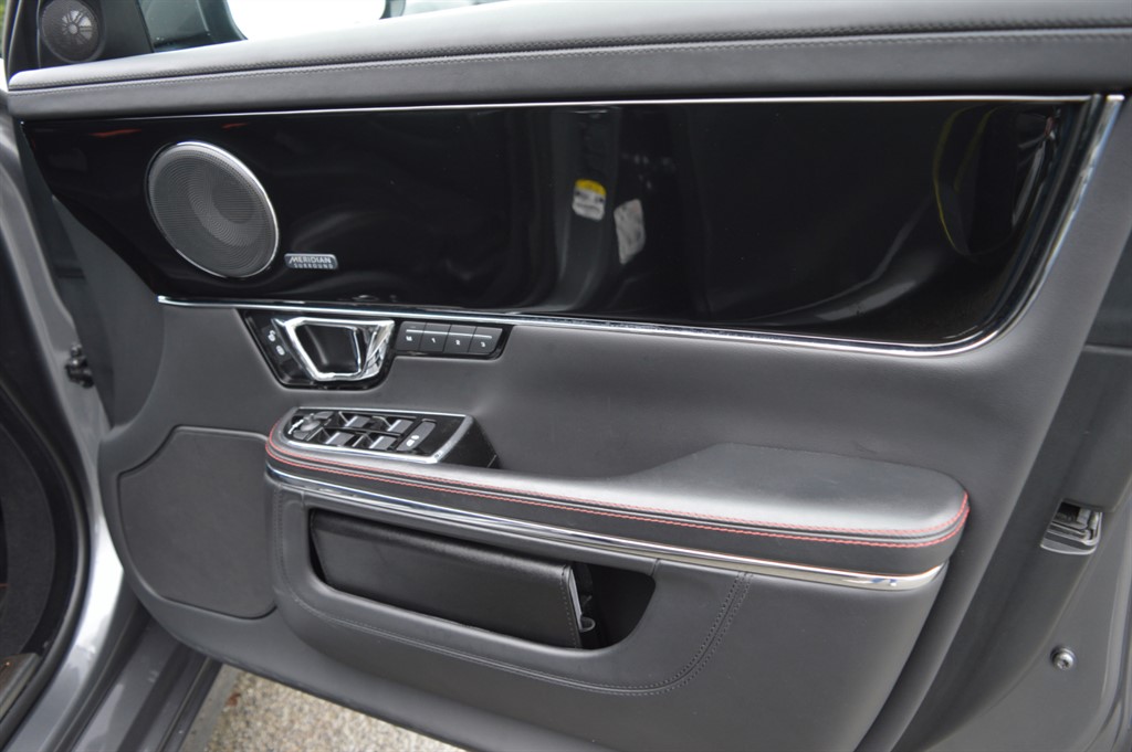 Used Jaguar XJ 2020 for sale - 76971640: Photo 32