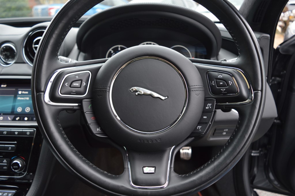 Used Jaguar XJ 2020 for sale - 76971640: Photo 47