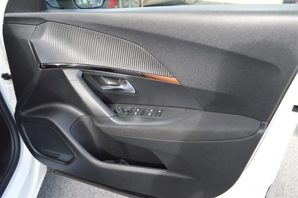 Used Peugeot 2008 2020 for sale - 77848323: Photo 29