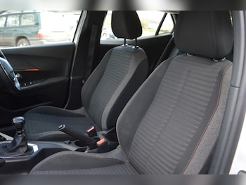 Used Peugeot 2008 2020 for sale - 77848323: Photo