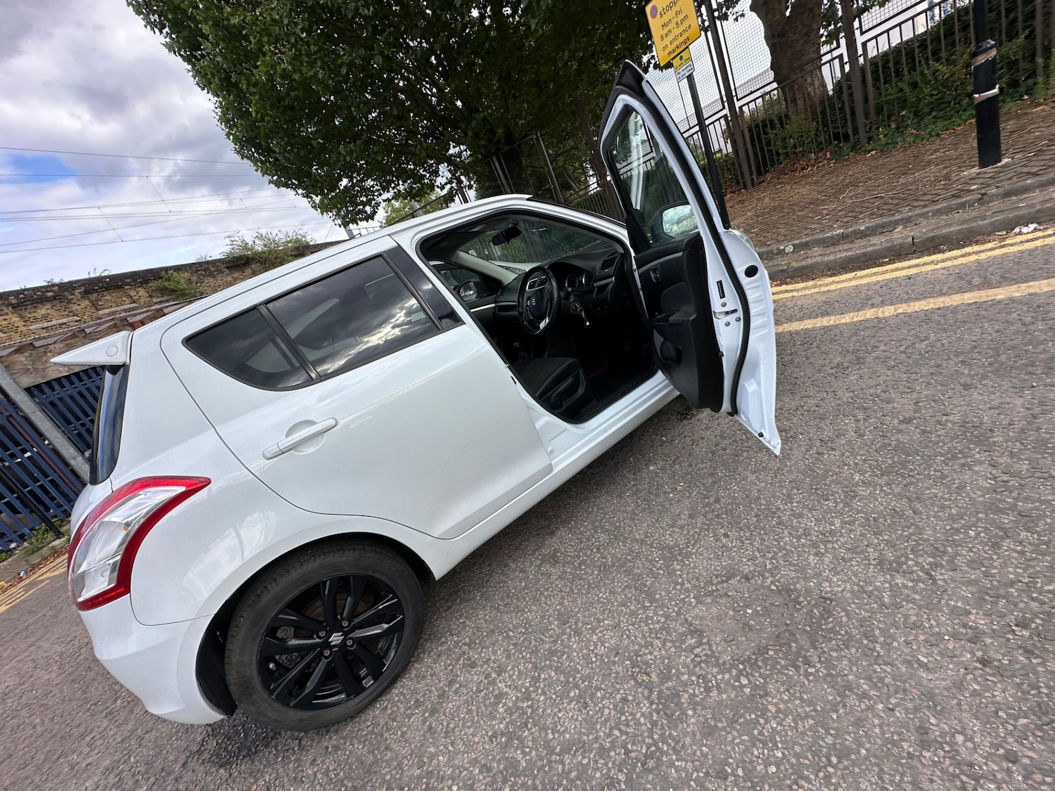 Used Suzuki Swift 2016 for sale - 77340294: Photo 8
