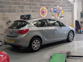 Used Vauxhall Astra 2010 for sale - 78332035: Photo