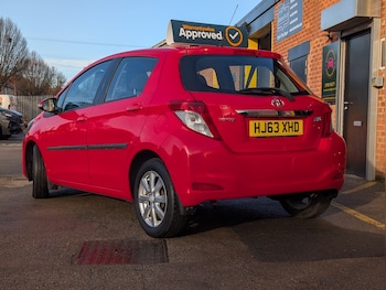 Used Toyota Yaris 2013 for sale - 77213388: Photo