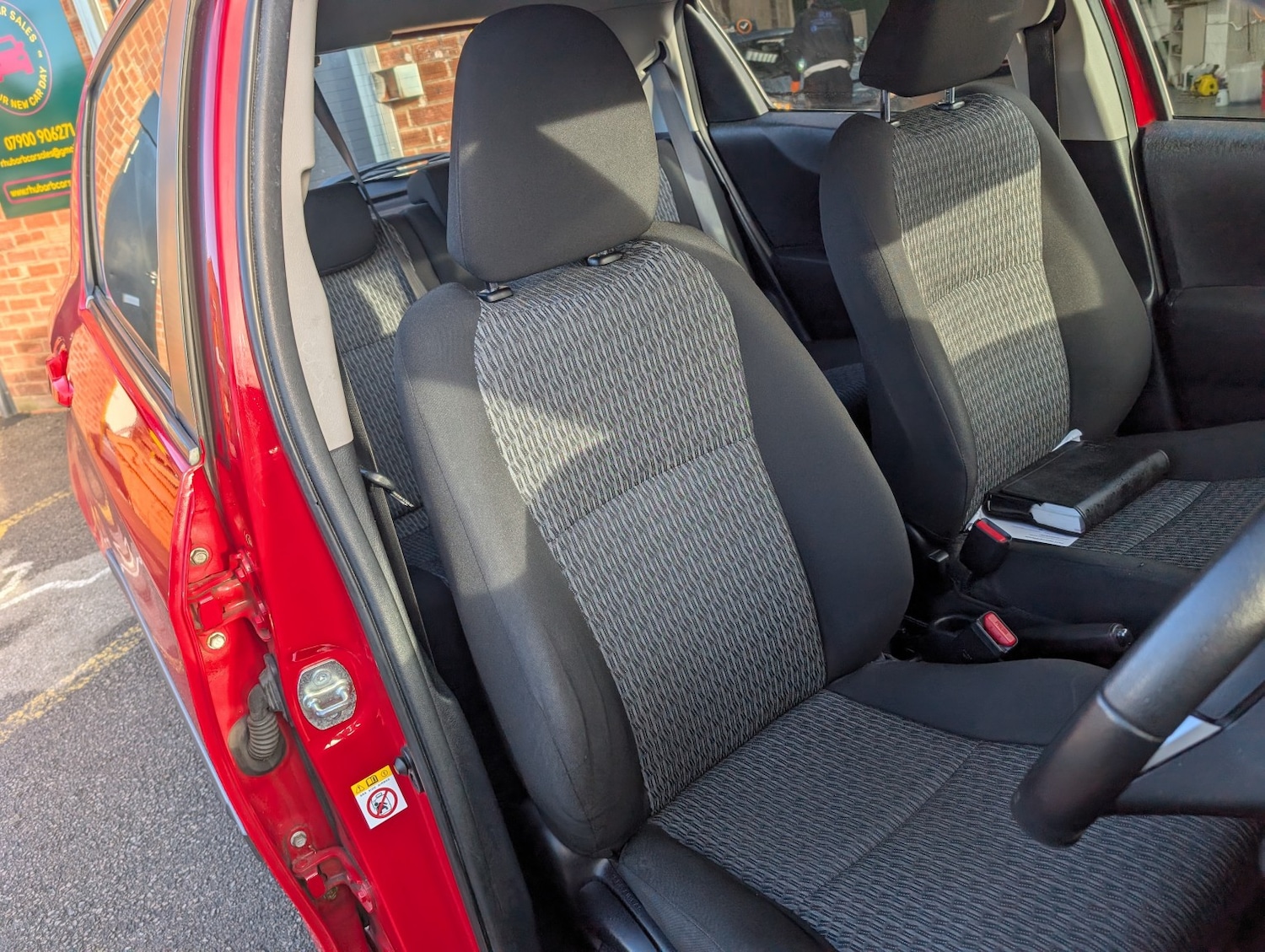 Used Toyota Yaris 2013 for sale - 77213388: Photo 8