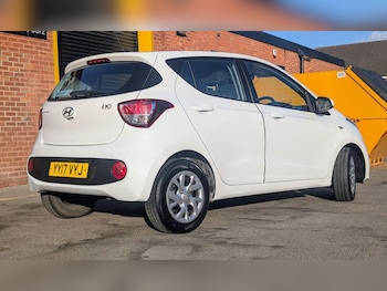 Used Hyundai i10 2017 for sale - 75481585: Photo