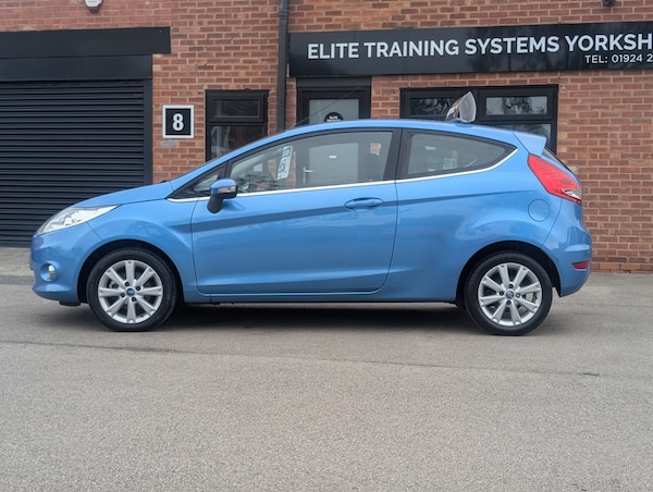 Used Ford Fiesta 2010 for sale - 76246097: Photo 2