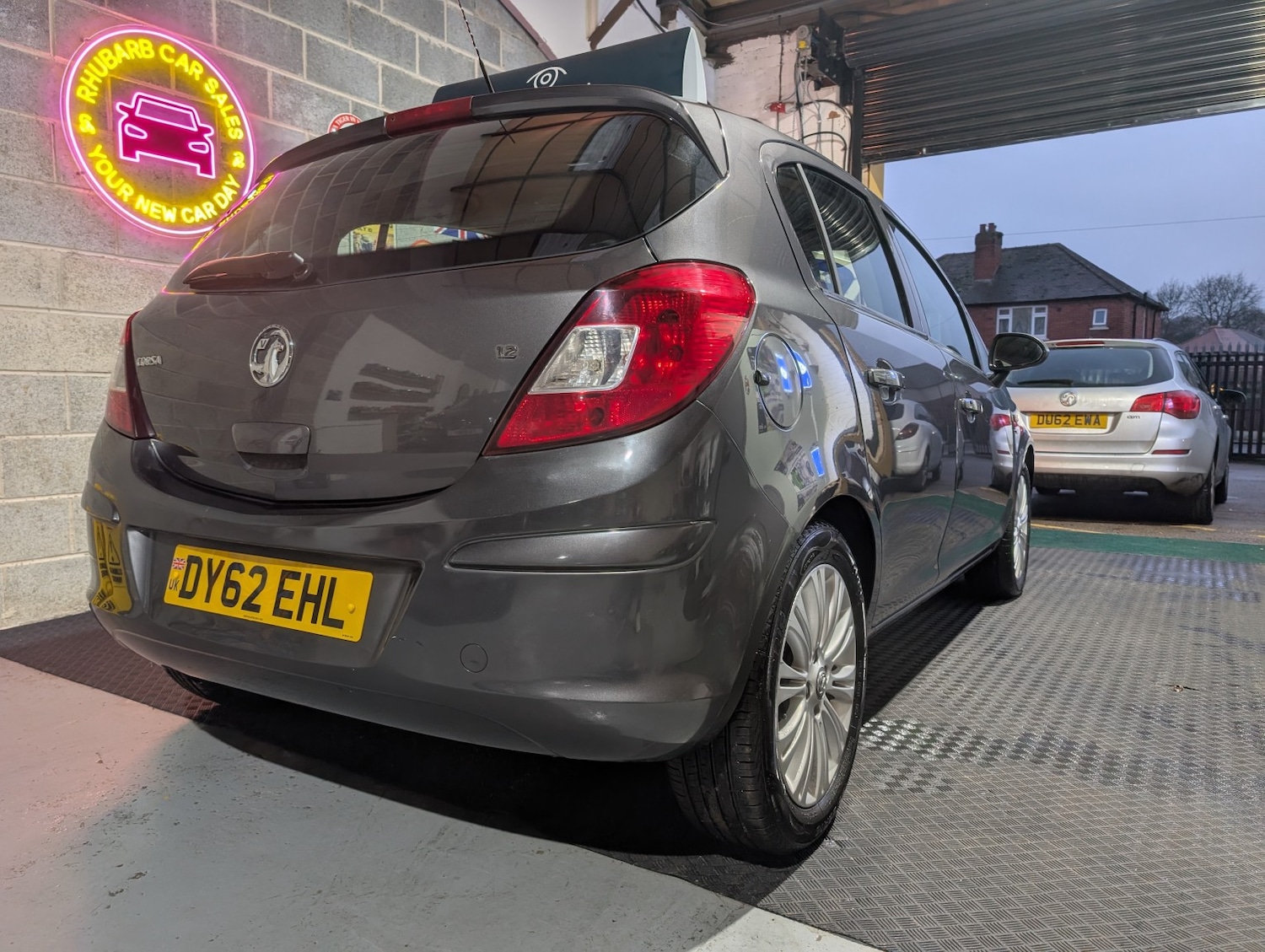 Used Vauxhall Corsa 2012 for sale - 77616412: Photo 2