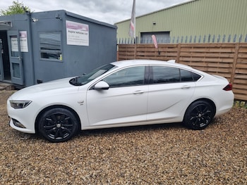 Used Vauxhall Insignia 2017 for sale - 78300357: Photo