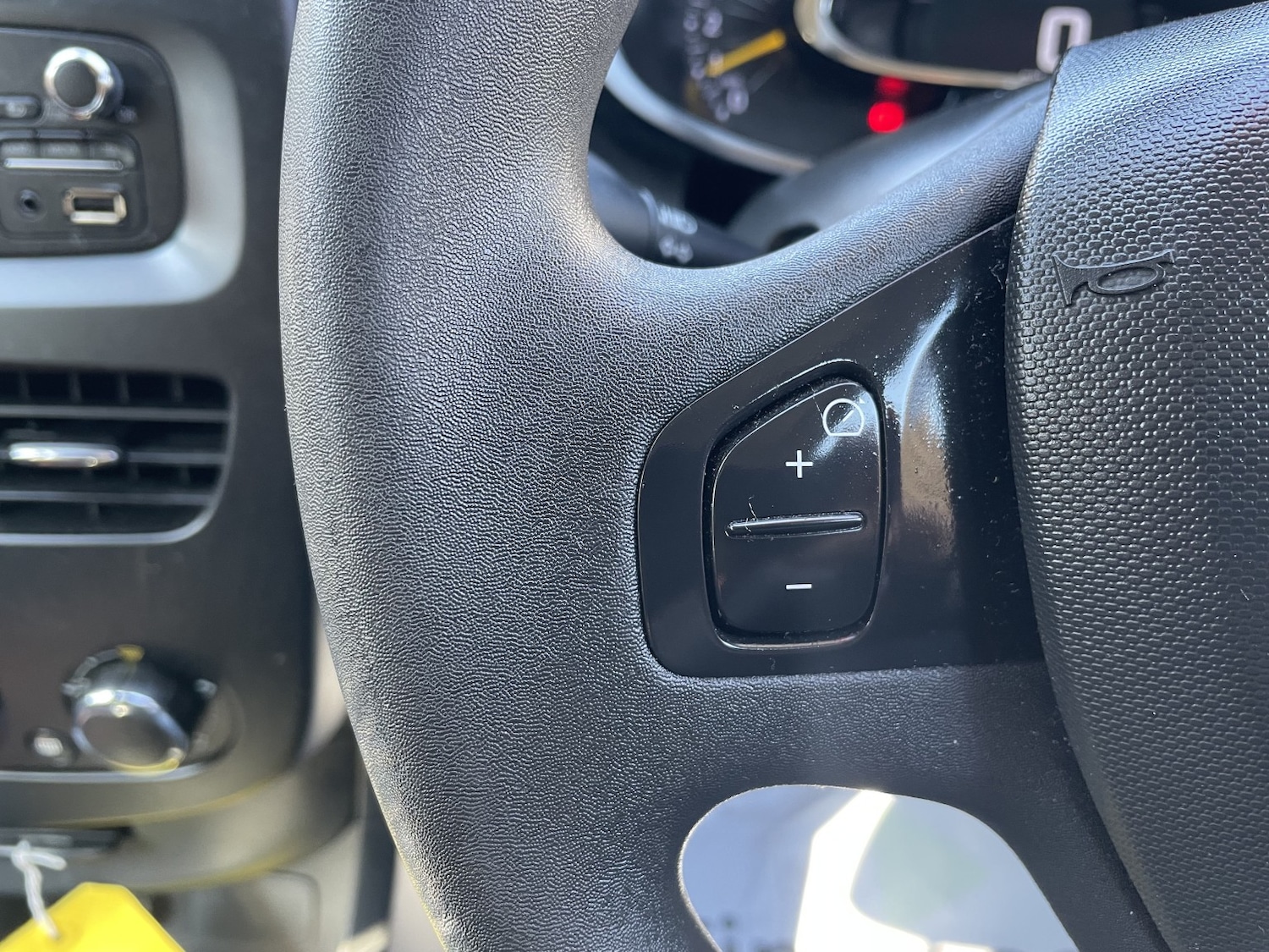 Used Renault Clio 2014 for sale - 77749831: Photo 19