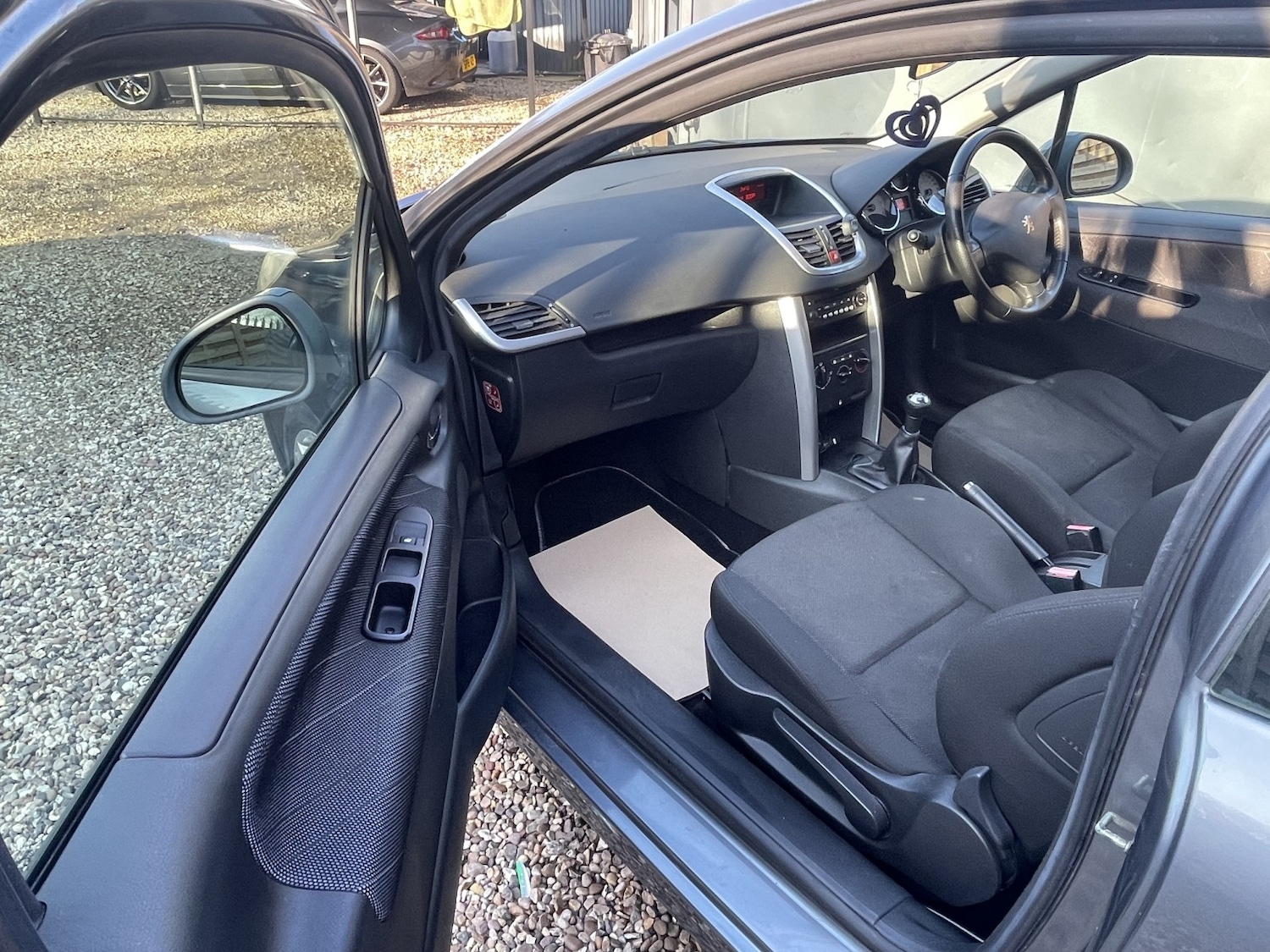 Used Peugeot 207 2009 for sale - 77749924: Photo 12