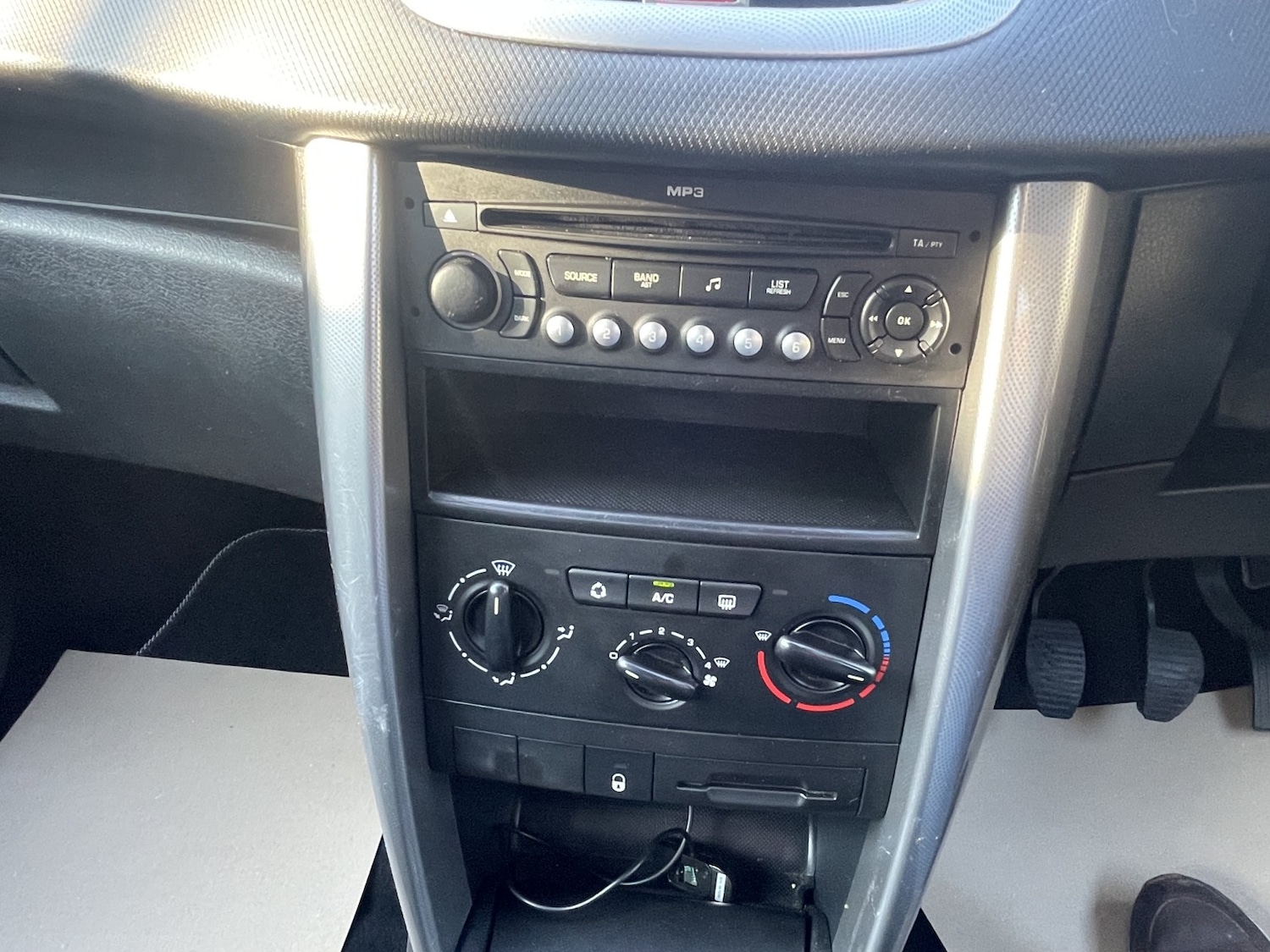 Used Peugeot 207 2009 for sale - 77749924: Photo 18