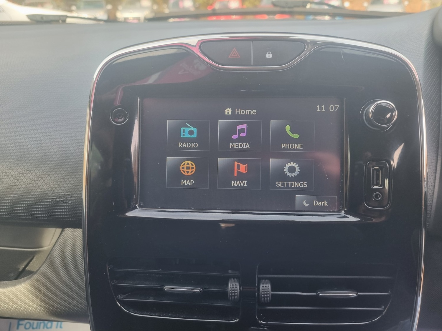 Used Renault Clio 2014 for sale - 76397063: Photo 12