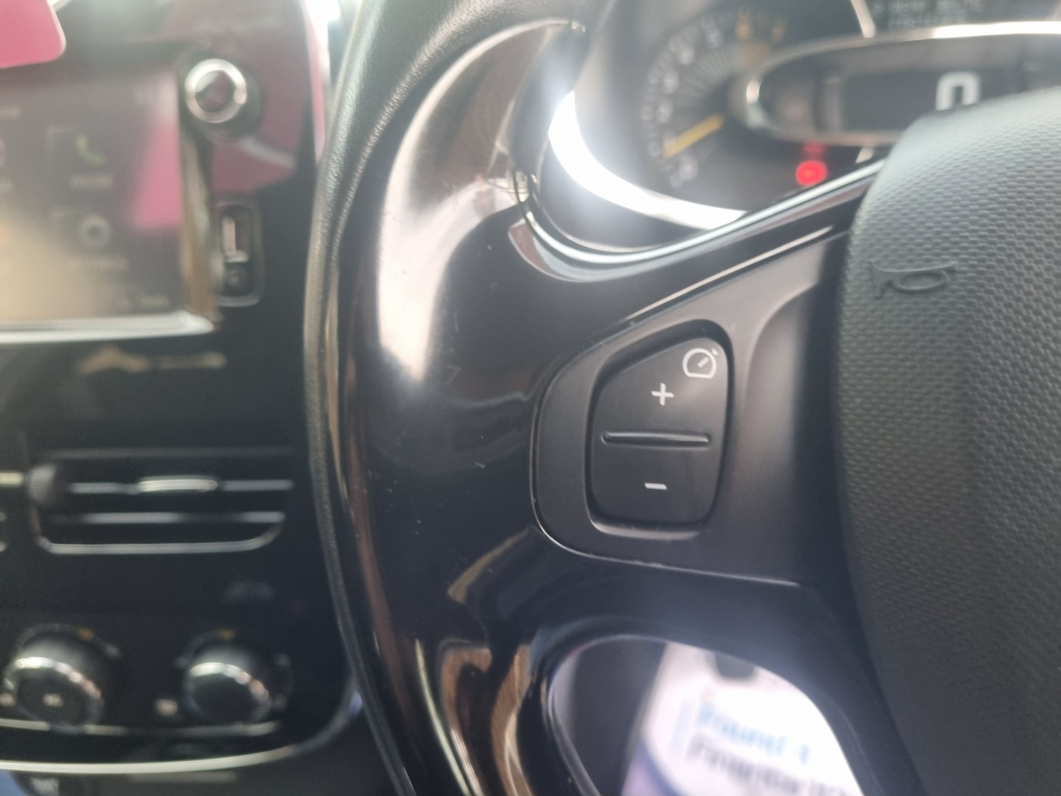 Used Renault Clio 2014 for sale - 76397063: Photo 15