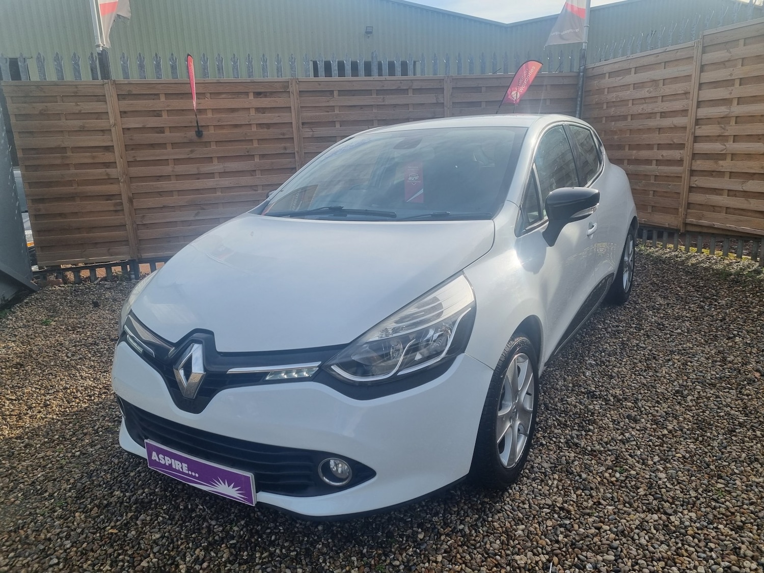 Used Renault Clio 2014 for sale - 76397063: Photo 3