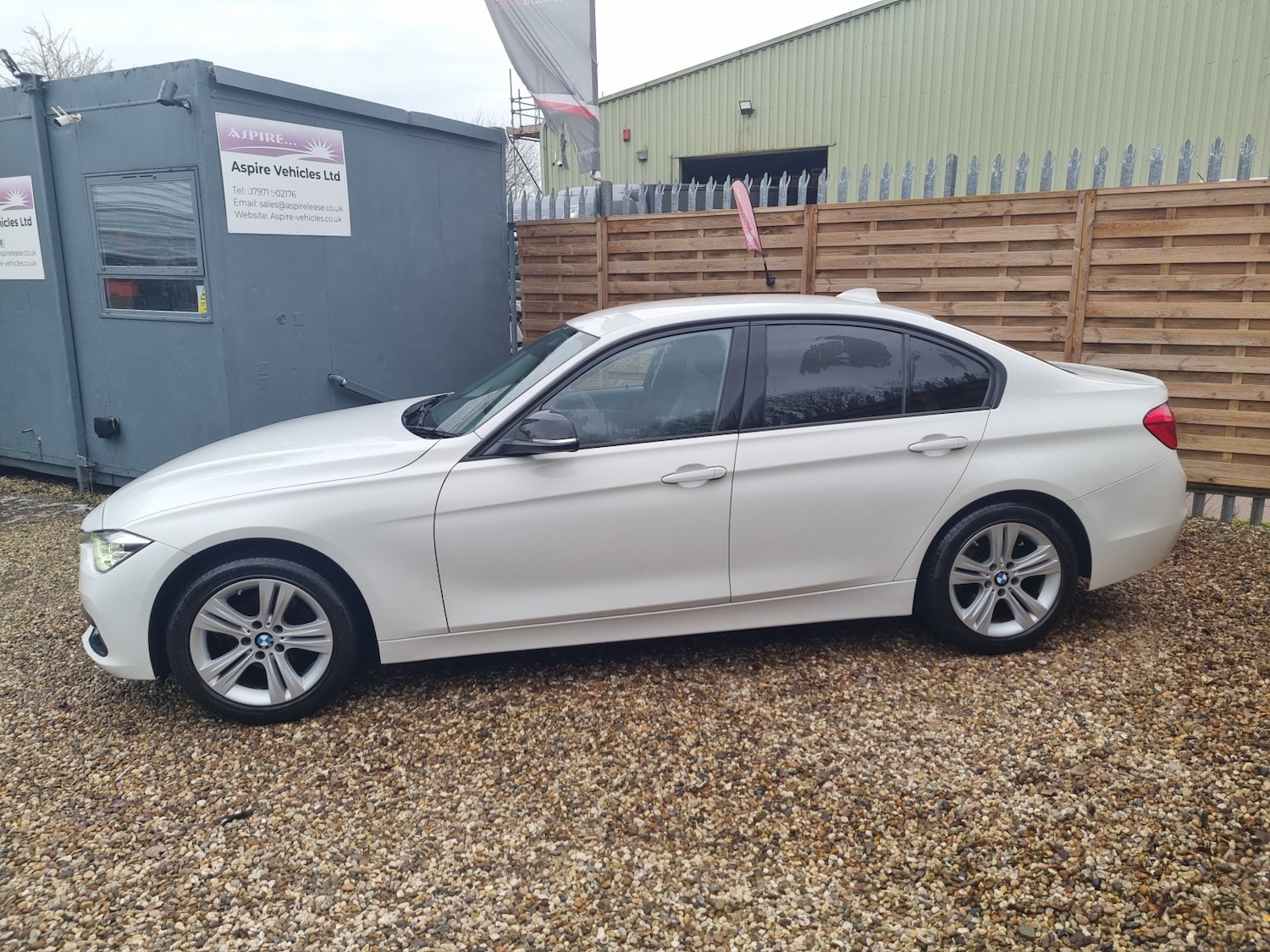 Used BMW 3 Series 2018 for sale - 77622534: Photo 2