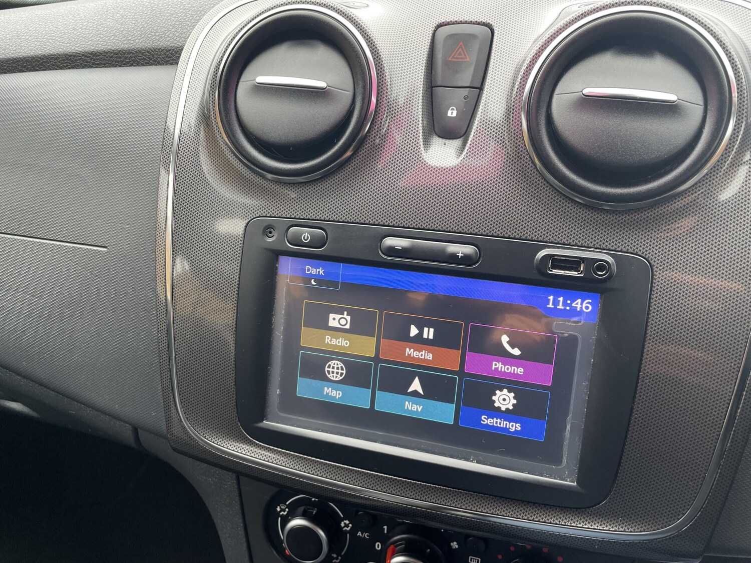 Used Dacia Sandero Stepway 2018 for sale - 77694246: Photo 18