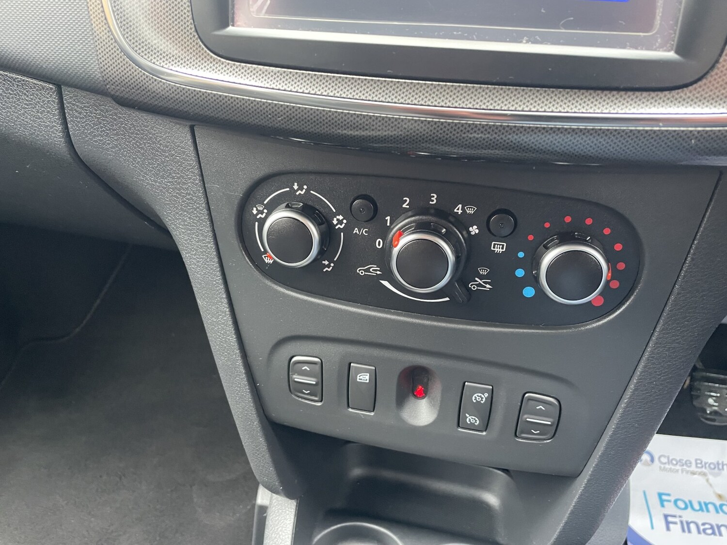 Used Dacia Sandero Stepway 2018 for sale - 77694246: Photo 19