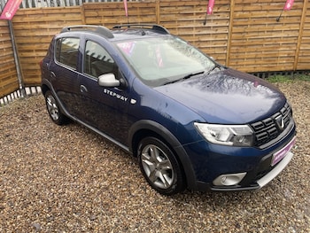 Used Dacia Sandero Stepway 2018 for sale - 77694246: Photo
