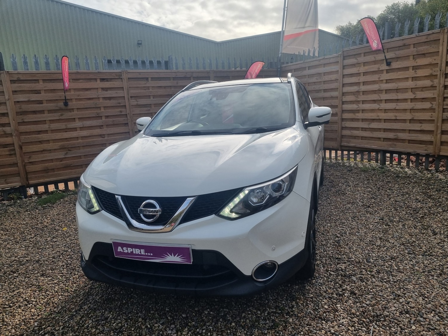 Used Nissan Qashqai 2016 for sale - 76347146: Photo 2