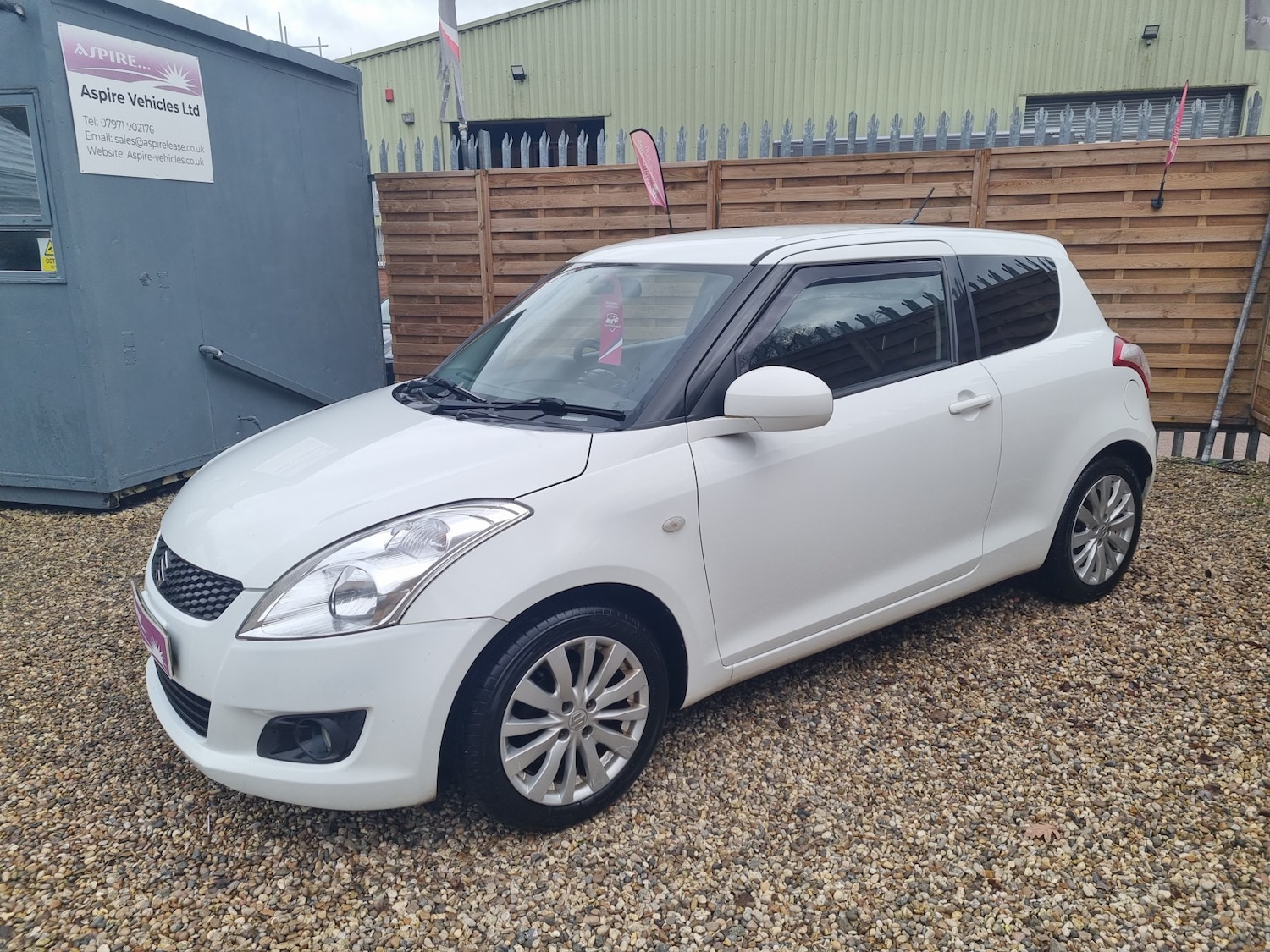 Used Suzuki Swift 2012 for sale - 77494728: Photo 4
