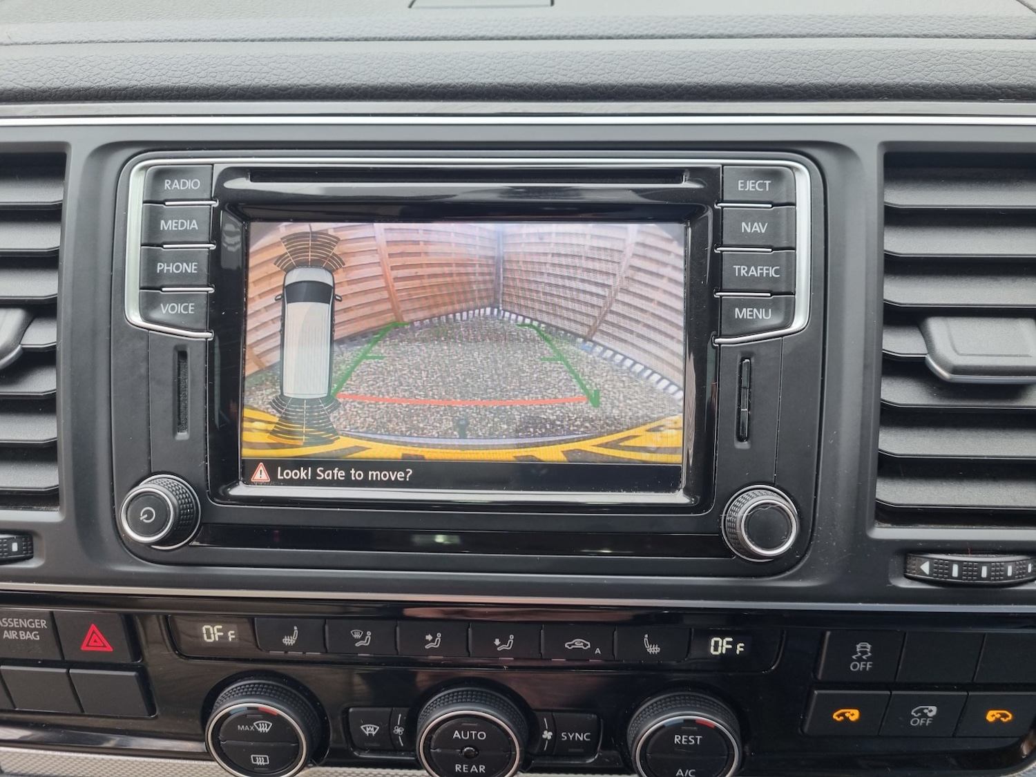 Used Volkswagen Caravelle 2017 for sale - 78134942: Photo 21