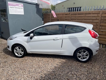 Used Ford Fiesta 2015 for sale - 75781429: Photo
