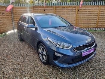 Used Kia Ceed 2019 for sale - 76571178: Photo