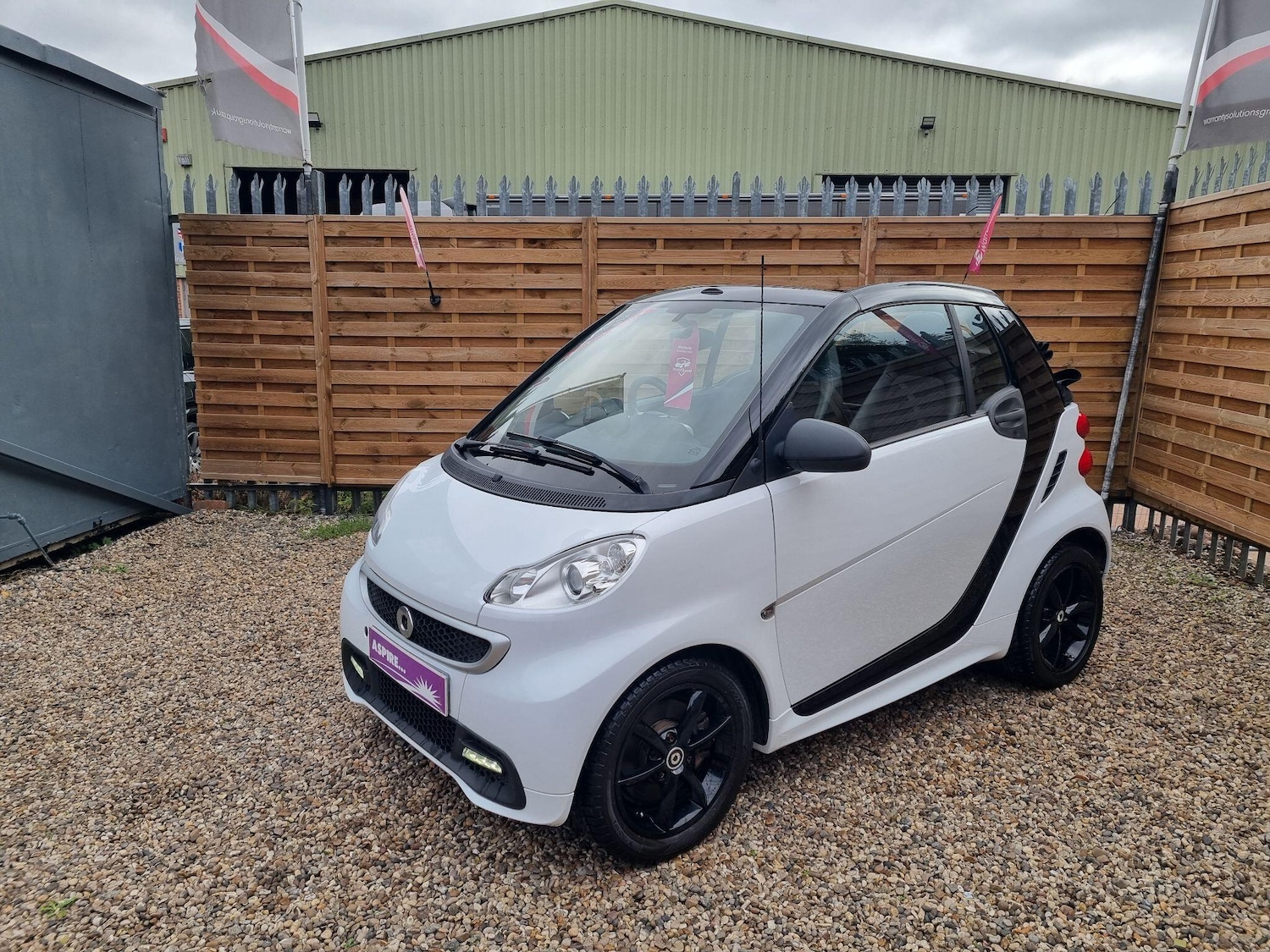 Used smart fortwo 2014 for sale - 76201269: Photo 2