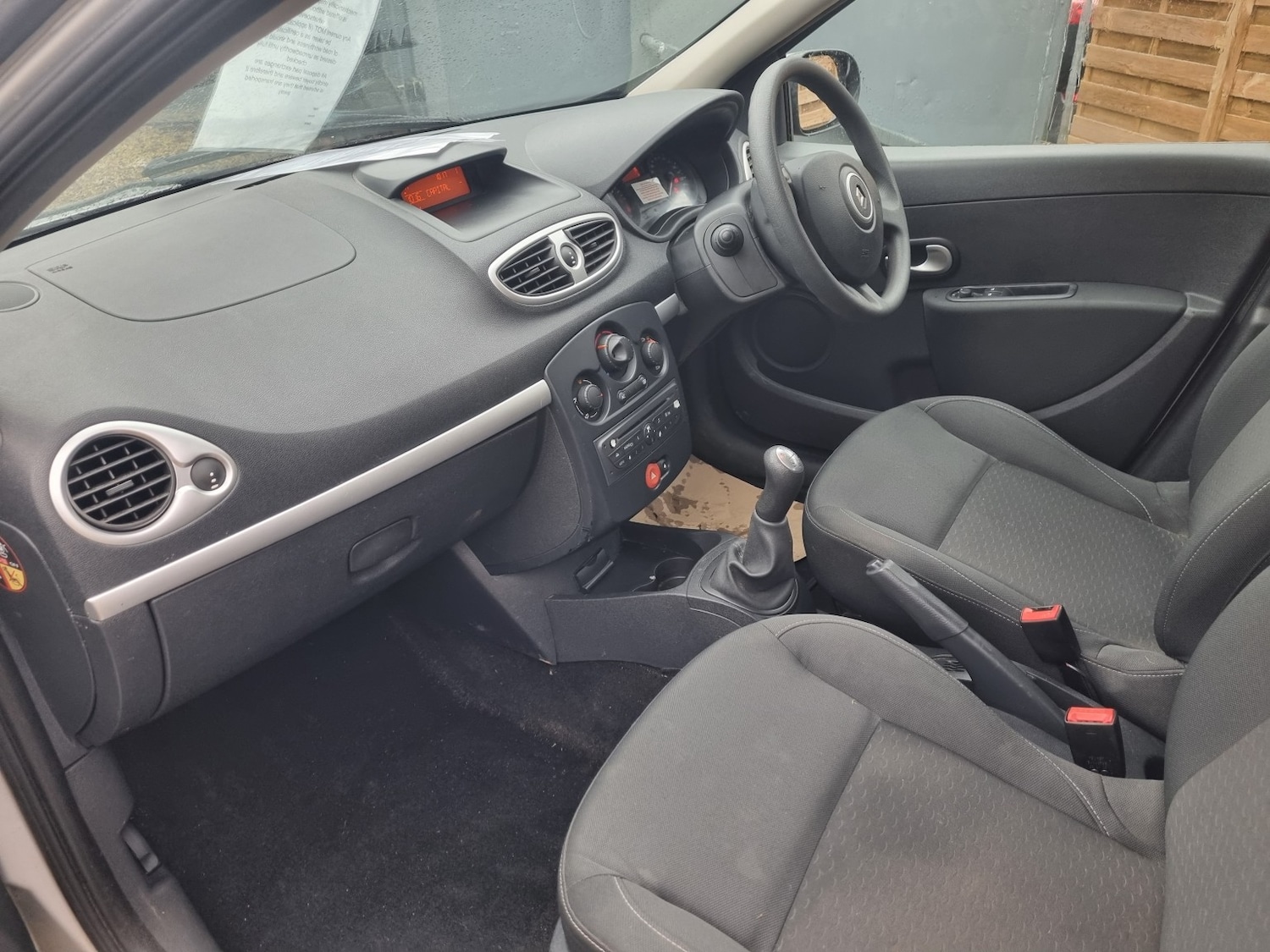 Used Renault Clio 2009 for sale - 77622396: Photo 6