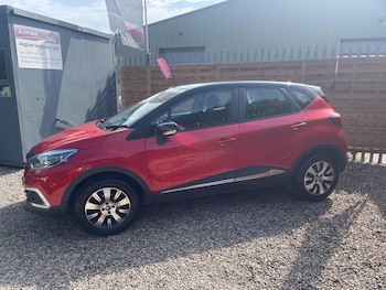 Used Renault Captur 2018 for sale - 76407551: Photo