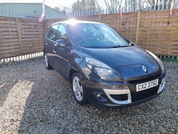 2011 - 1.5 dCi Dynamique TomTom 5-Door